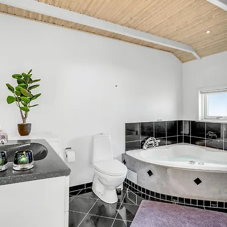 3 Bedroom Nice Home In Middelfart