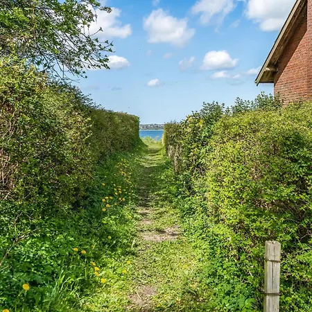 Three-bedroom In Hébergement de vacances *