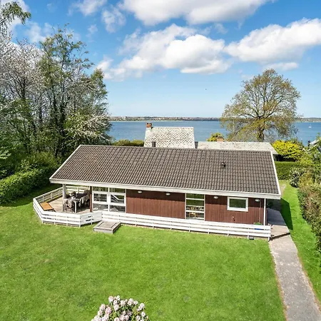 3 Bedroom Nice Home In Middelfart Prázdninový dům Middelfart